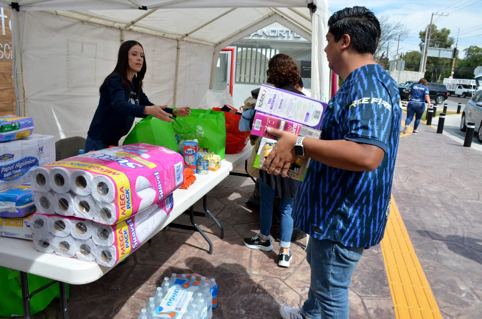 Abre DIF Estatal centro de acopio en apoyo a afectados por Huracán Otis ...